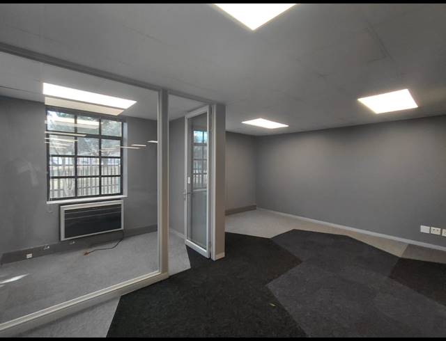 794M² OFFICE TO LET IN LYME PARK